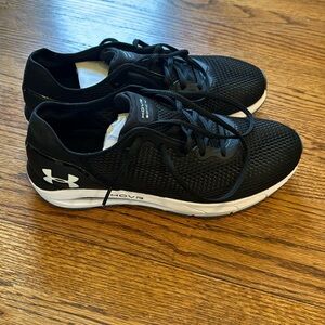 Women’s Gym Shoes - UA HOVR Sonic 4 CN